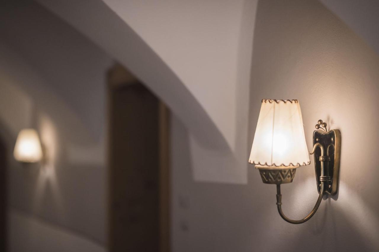 Emma Historic Hotel Виллабасса Экстерьер фото